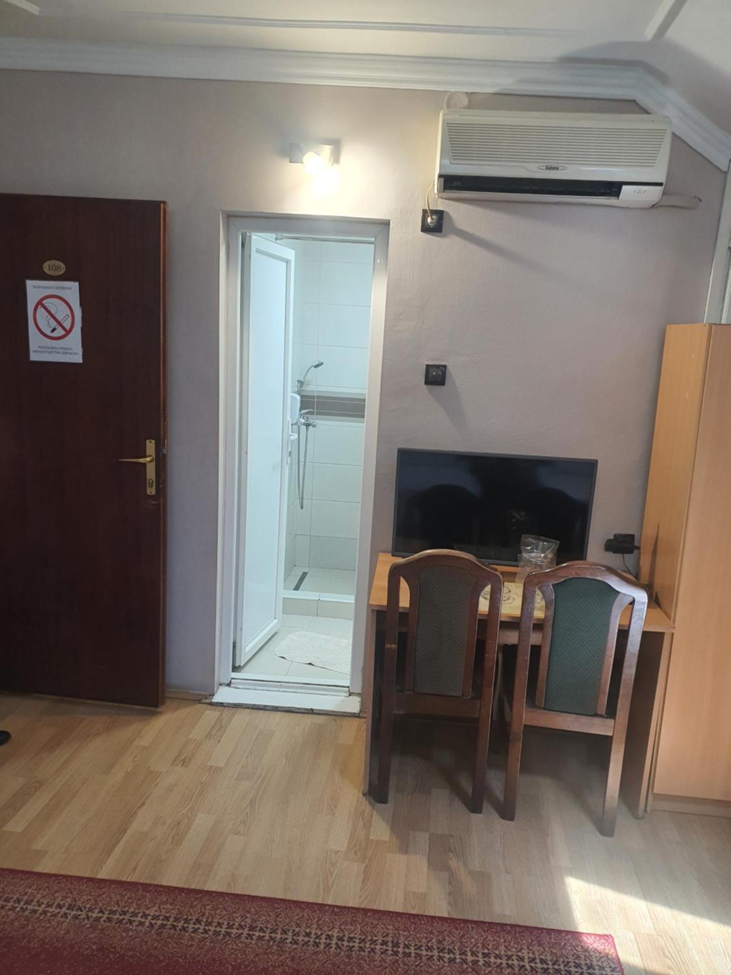 Guest House Vila Bor Novi Sad Luaran gambar