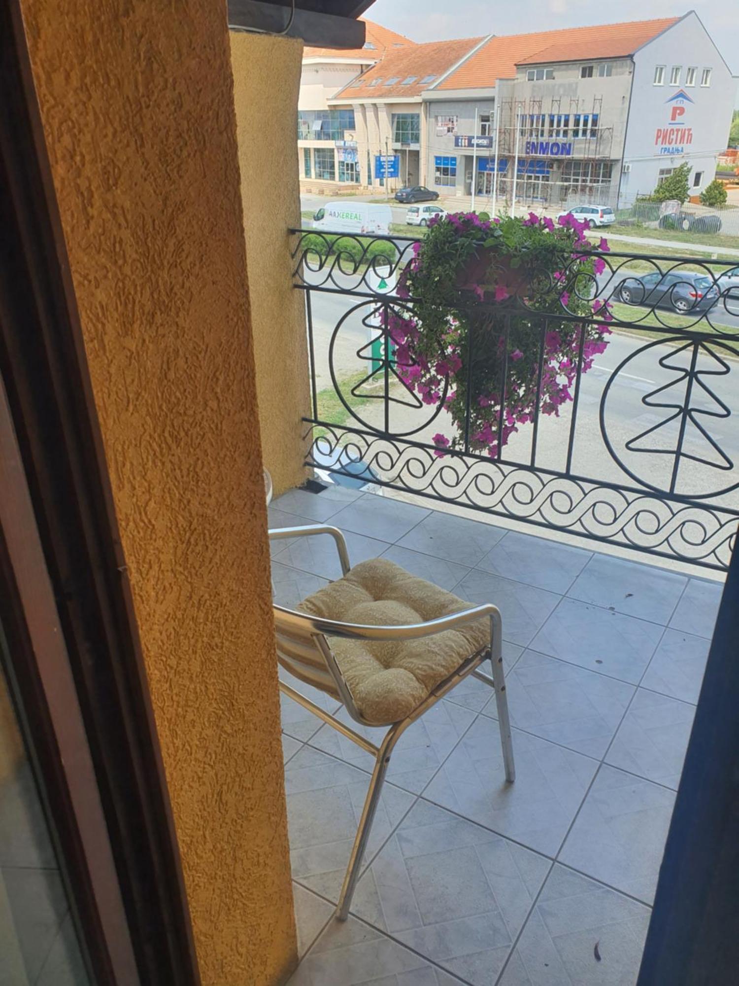 Guest House Vila Bor Novi Sad Luaran gambar
